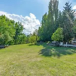 Three-bedroom In Cn Holiday home