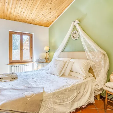 Дом отдыха 3 Bedroom Beautiful In Cn Бене-Ваджиенна