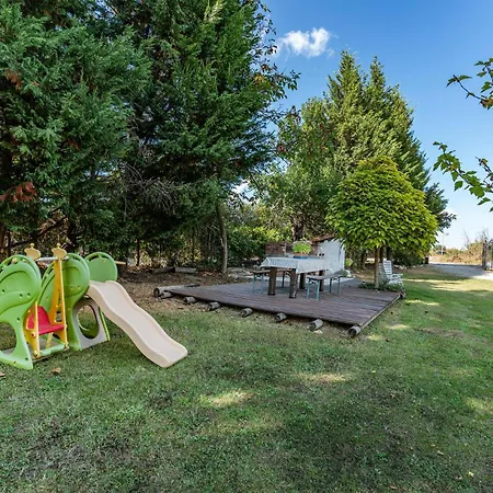 Holiday home Three-bedroom In Cn *