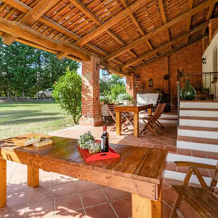 Three-bedroom In Cn *